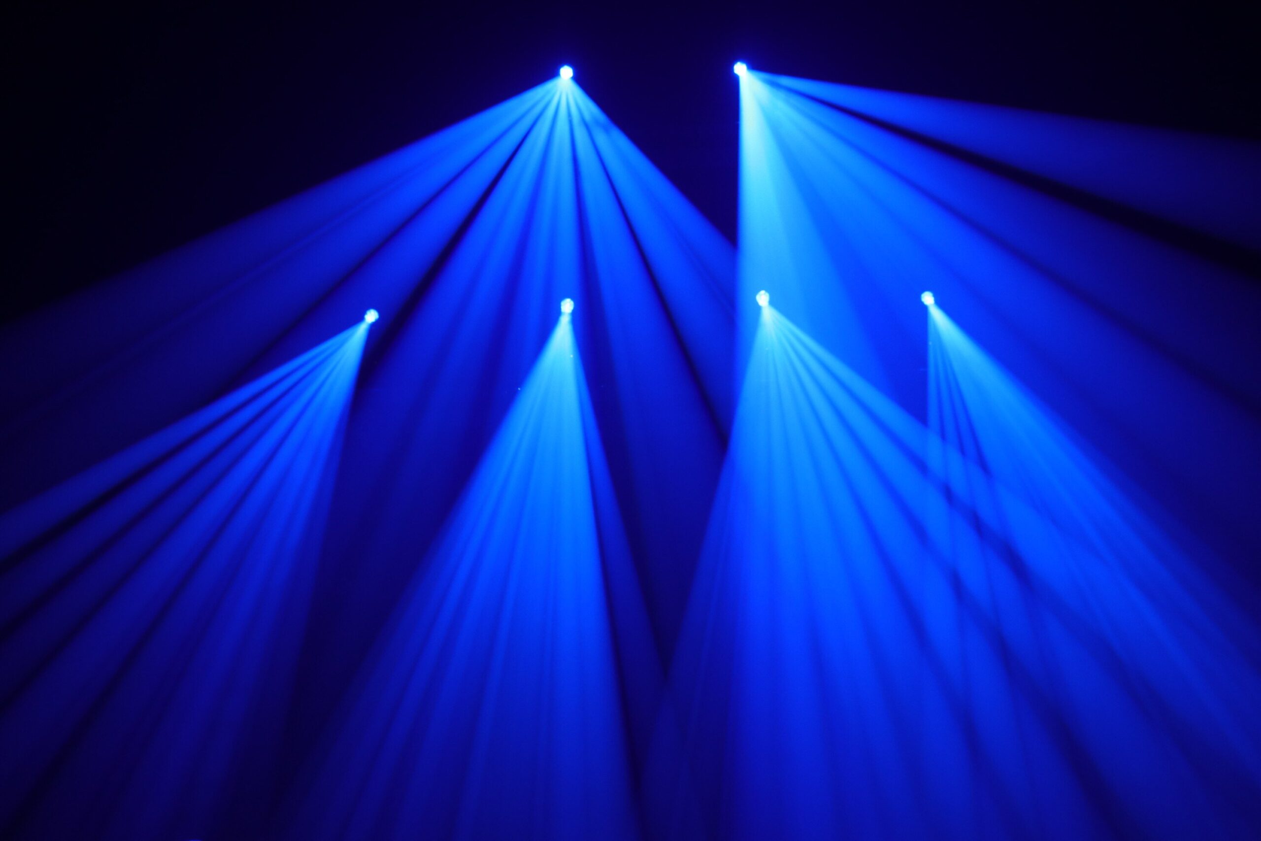 6 Essential Types of Stage Lighting Fixtures — And What Each One Actually Does 1 stage lighting scaled